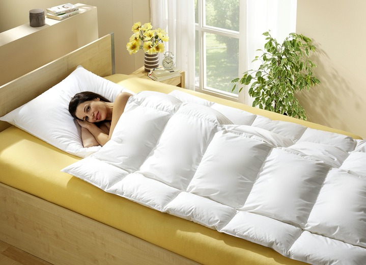 Dekbedden - Knuffelig donzen dekbed in lichaamsvorm, in Größe 103 (deken, 135/200 cm) bis 403 (4-delige voordeelset, 2x 80/80 cm + 2x 135/200 cm), in Farbe WIT, in Ausführung 3-kamer-kussens Ansicht 1