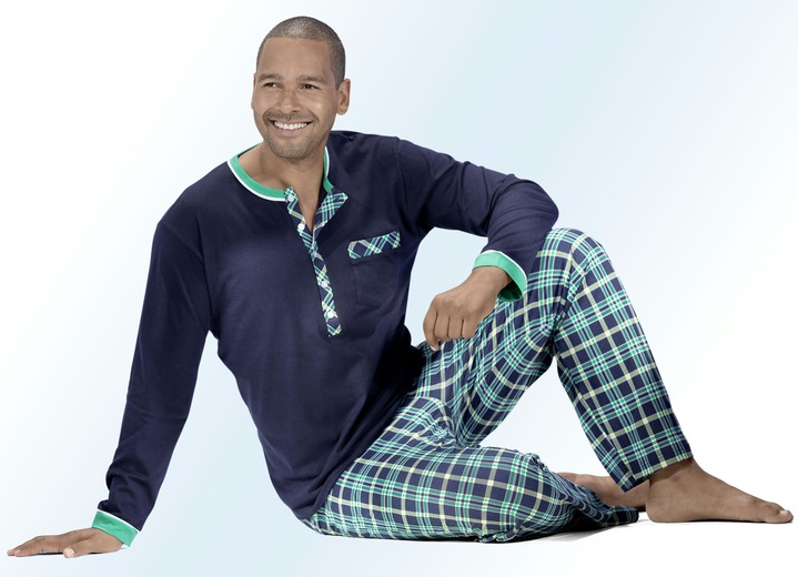 Pyjama's - Voordeelverpakking: Pyjama en shorty met lange knoopsluiting, borstzakje en ruitjesmotief Pyjama's - Voordeelverpakking: Pyjama en shorty met lange knoopsluiting, borstzakje en ruitjesmotief, in Größe 046 bis 060, in Farbe MARINE-GROEN