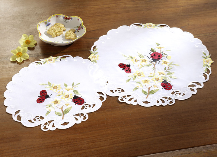 Woonaccessoires - Tafel- en kamerdecoratie met schattige lieveheersbeestjes, in Größe 101 (Loper, ovaal, 40 x 85 cm) bis 404 (Kussensloop, 40 x 40 cm), in Farbe CREME Ansicht 1