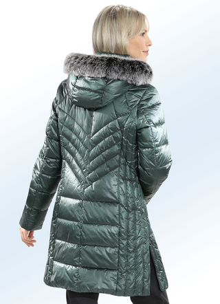 Korte jas met quilting in de lengte
