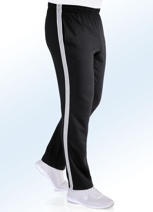 Vrijetijdbroeken - Casual broek in 3 kleuren Vrijetijdbroeken - Casual broek in 3 kleuren, in Größe 024 bis 062, in Farbe ZWART