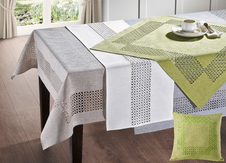 Tafelkleed met decoratieve perforaties