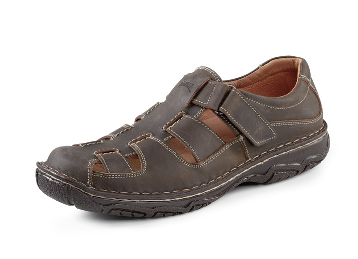 Instappers & veterschoenen - Slippers met luchtige openingen Instappers & veterschoenen - Slippers met luchtige openingen, in Größe 039 bis 046, in Farbe SCHOKOBRAUN