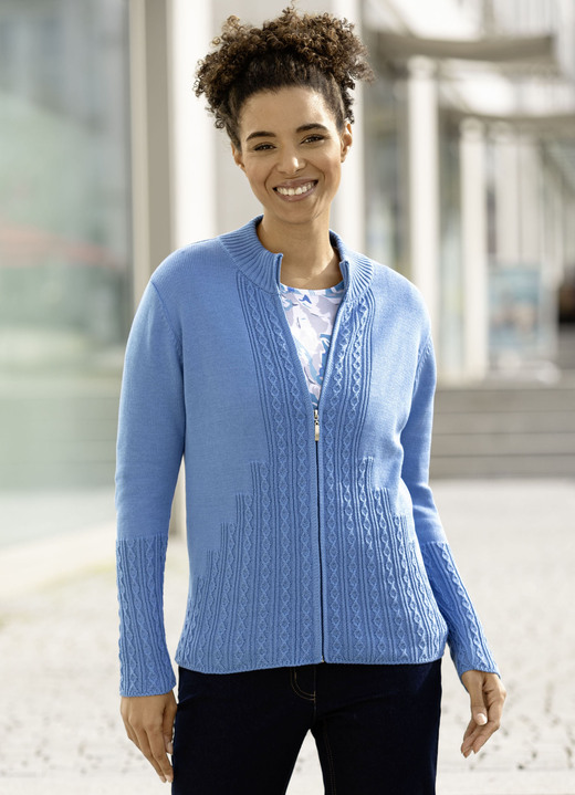 Gebreide jasjes - kabelgebreid vest, in Größe 036 bis 052, in Farbe AZUURBLAUW Ansicht 1