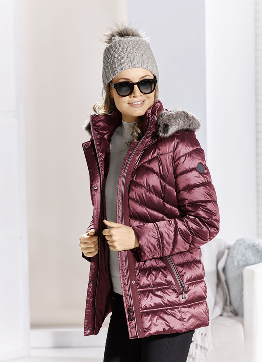 Winterjassen - Jas met afneembare capuchon, in Größe 036 bis 052, in Farbe PURPLE Ansicht 1
