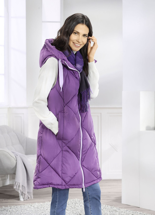 Winterjassen - Lang vest met vaste capuchon, in Größe 034 bis 052, in Farbe AMETHIST Ansicht 1