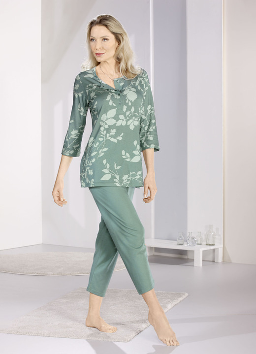 Pyjama's & shorty's - Pyjama met 3/4-mouwen en 7/8-broek, in Größe 036 bis 054, in Farbe DONKER JADE Ansicht 1