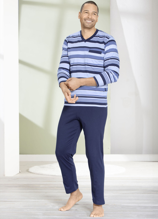 Pyjama's - Voordeelverpakking: Set van pyjama en korte broek met V-hals Pyjama's - Voordeelverpakking: Set van pyjama en korte broek met V-hals, in Größe 046 bis 062, in Farbe MARINE-BLAU