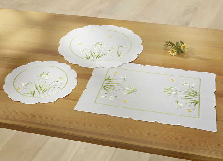 Woonaccessoires - Geborduurde tafel- en kamerdecoratie met sneeuwklokjesmotief, in Größe 101 (Kleedje, 35/50 cm) bis 404 (Kussensloop, 40/40 cm), in Farbe SEKT-BUNT Ansicht 1
