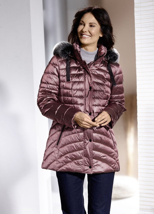 Winterjassen - Jas met afneembare capuchon, in Größe 036 bis 052, in Farbe MAUVE Ansicht 1