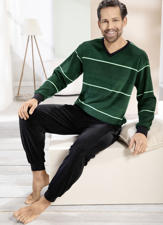 Pyjama's - Badstof pyjama met V-hals en manchetten Pyjama's - Badstof pyjama met V-hals en manchetten, in Größe 046 bis 062, in Farbe TANNENGRÜN-MINT-SCHWARZ