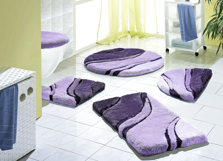 Badmatten - Moderne badkamerset van Kleine Wolke, in Größe 100 (Matje, halfrond 50/80 cm) bis 112 (toiletdekseldeksel met koord, 47/50 cm)), in Farbe PAARS Ansicht 1