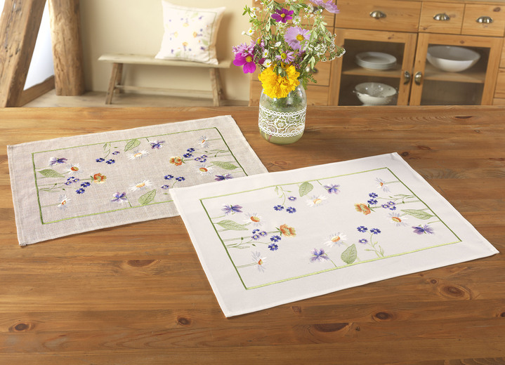 Woonaccessoires - Prachtig geborduurde tafel- en kamerdecoratie, in Größe 101 (Kleedje, 35 x 50 cm) bis 404 (Kussensloop, 40 x 40 cm), in Farbe NATUUR-MEERKLEURIG Ansicht 1