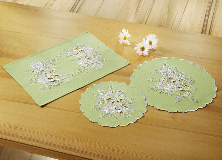 Decoratiekussens & slopen - Tafel- en kamerdecoratie met geborduurde vlinders en bloemen, in Größe 101 (Kleedje, 35 x 50 cm) bis 404 (Kussensloop, 40 x 40 cm), in Farbe GROEN-WIT Ansicht 1