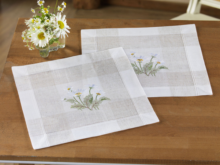 - Tafel- en kamerdecoratie met een bloemmotief, in Größe 101 (Kleedje, 35 x 50 cm) bis 300 (2 kleedjes, 35 x 35 cm), in Farbe SECT-MEERKLEURIG Ansicht 1