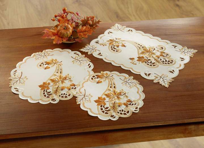 Woonaccessoires - Kleurrijk geborduurde tafel- en kamerdecoratie, in Größe 101 (Kleedje, 35 x 50 cm) bis 404 (Kussensloop, 40 x 40 cm), in Farbe ECRU-BRAUN Ansicht 1