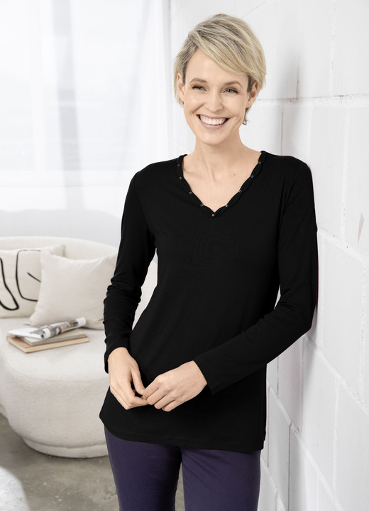 Lange mouw - Shirt met V-hals, in 2 kleuren, in Größe 038 bis 052, in Farbe ZWART Ansicht 1