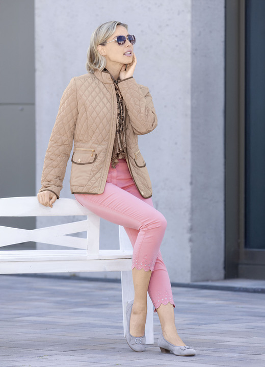 Kort - Jasje met ruitvormig stiksel, in Größe 038 bis 054, in Farbe BEIGE