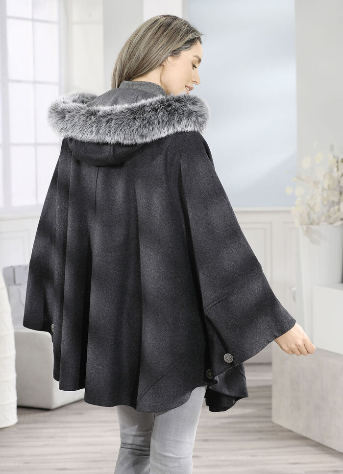 Cape met knoopsluiting 