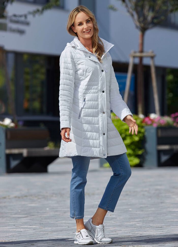 Functionele korte jas met afneembare capuchon 