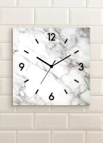 Wandklok in marmerlook 