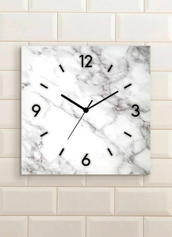 Wandklok in marmerlook 