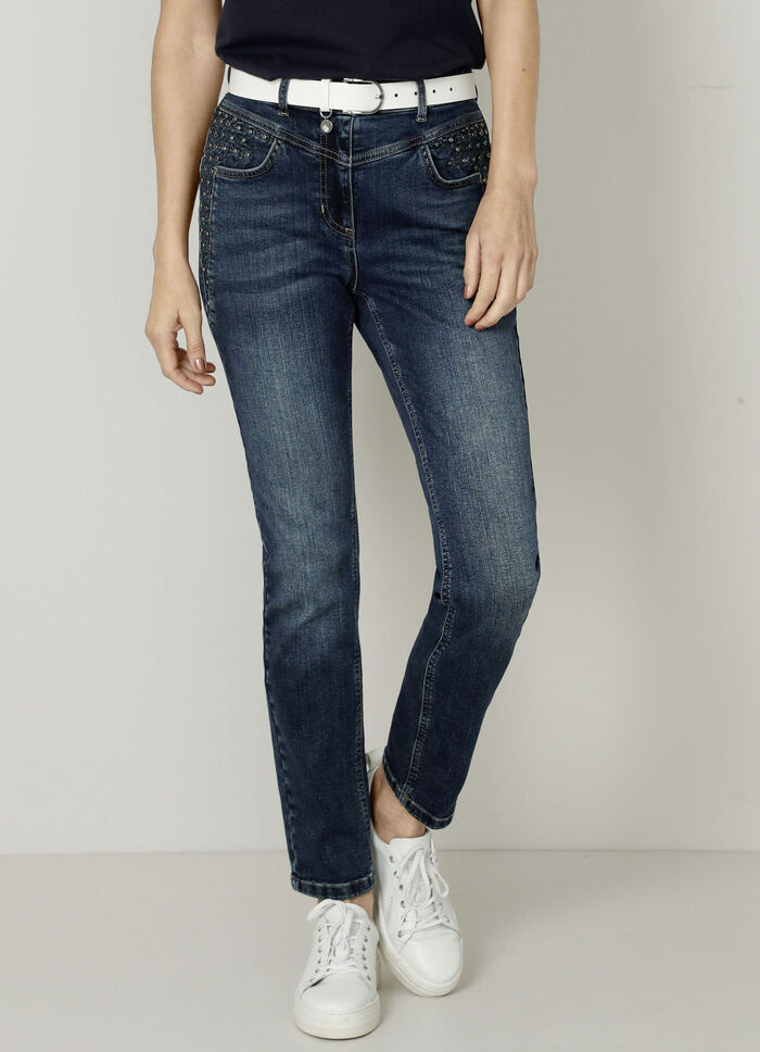 Jeans met strass steentjes en sierstiksels 
