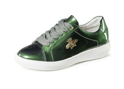 ELENA EDEN sneakers gemaakt van lakleer met elegante metalen sieraden 