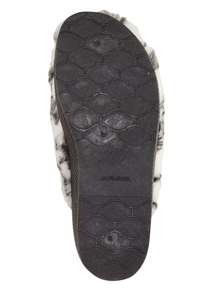 Slippers gemaakt van bedrukt pluche materiaal 