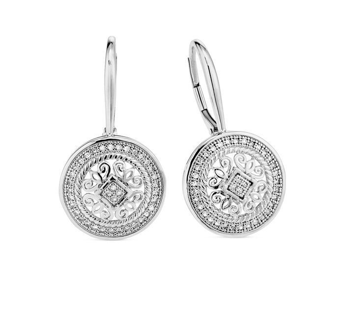 Elegante oorbellen met 74 diamanten 