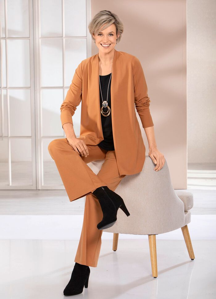 Shirtjasje in een sluitingloze uitvoering in 4 kleuren 