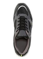 Sneakers met veters van effectief bedrukt synthetisch materiaal 