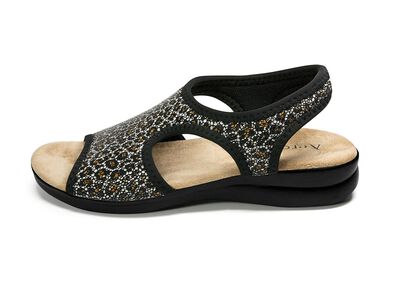 Stretch zomerschoenen verkrijgbaar als muiltjes of sandalen 