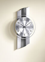Wandklok met achterzijde in carbon-look 