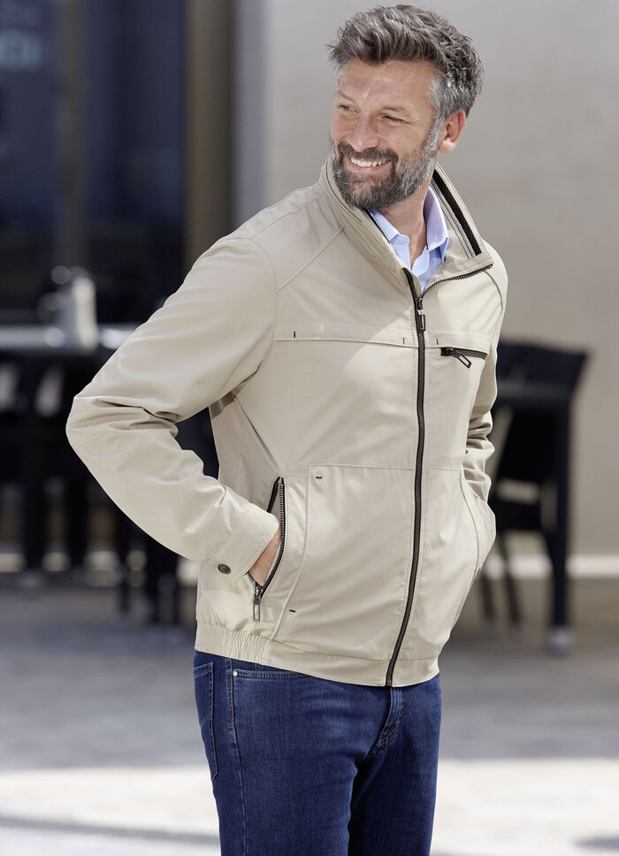 Blouson uit “Gate One” 