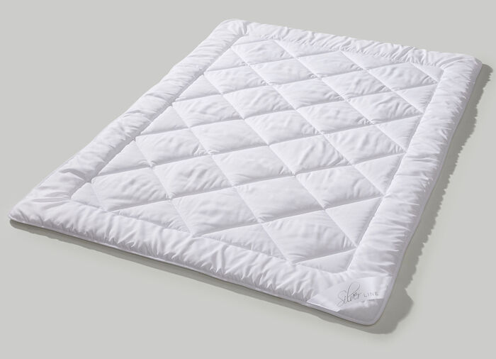 Zwarte Woud Silverline beddengoedassortiment van OBB WIT