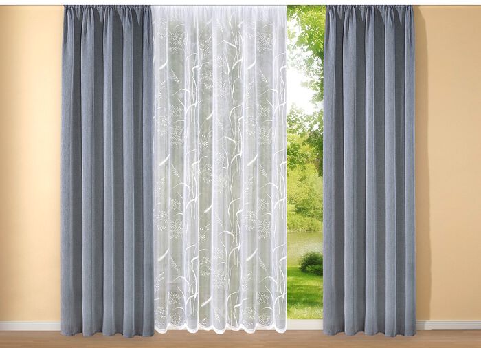 Winkel met verspreid bloemmotief 