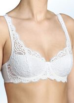 Triumph Amourette beugelbh met elastische kant WIT