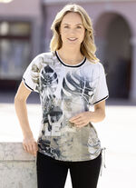 Shirt met contrastverwerking bij de halslijn 