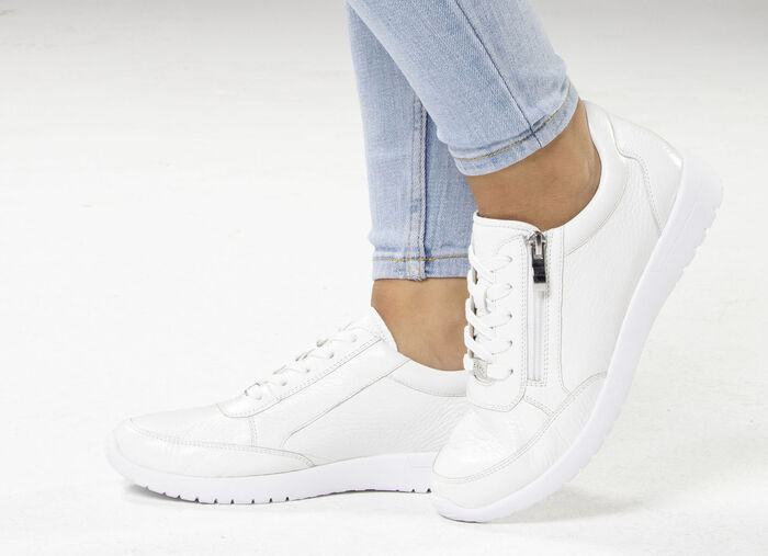 ELENA EDEN sneakers van fijn glanzend, generfd hertennappaleer WEISS