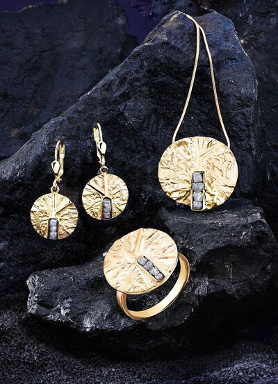 Fascinerende uitstraling: hanger met 4 ruwe diamanten 