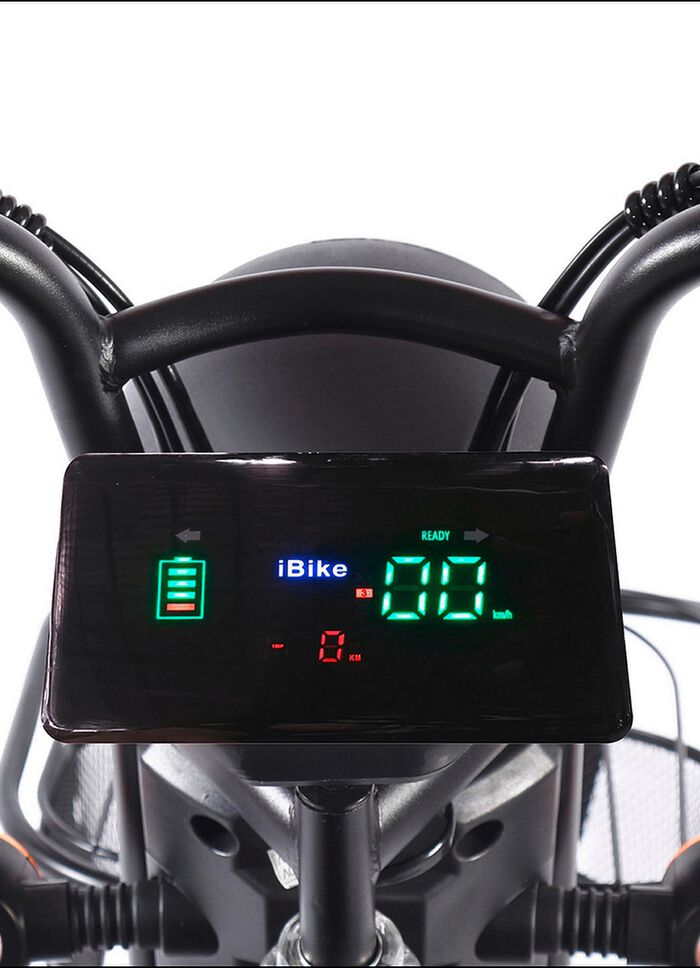 Driewielig elektrisch voertuig in de stijl van een compacte scooter 