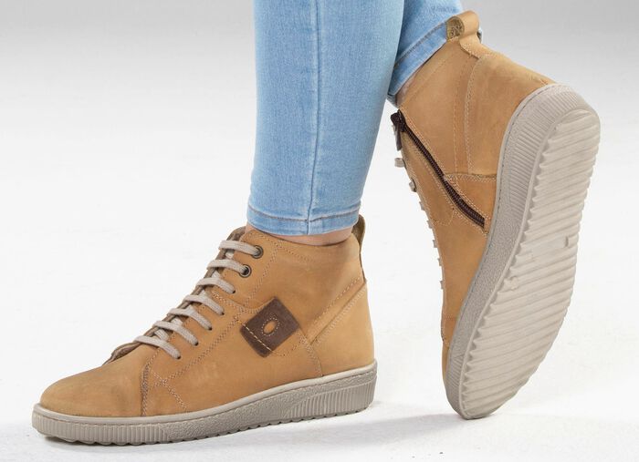 ELENA EDEN veterlaarsje van nubuckleer, met leren applicatie 