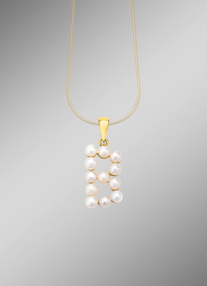 Gepersonaliseerde elegantie: letterhanger met gekweekte zoetwaterparels 