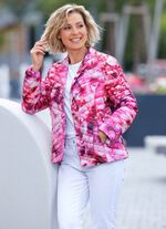 Kort jasje met bloemenmotief 