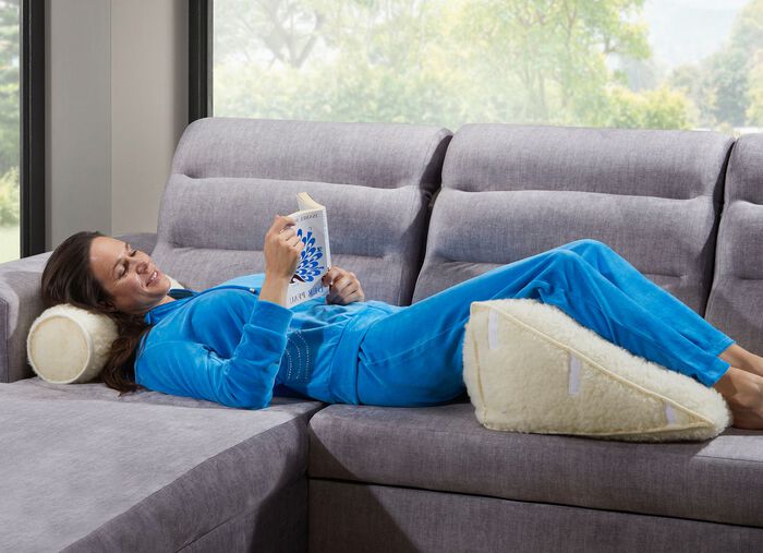 Nieuw wollen rugkussen met nekrol 