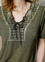 Shirt met individuele verftechniek 