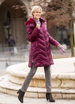 Korte jas met zigzagquilting 