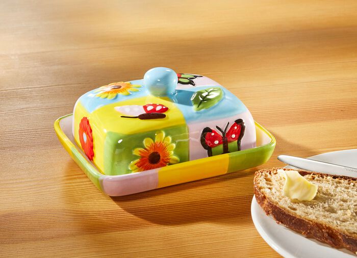 Kleurrijke keramische botervloot 
