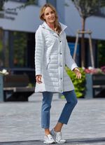 Functionele korte jas met afneembare capuchon 